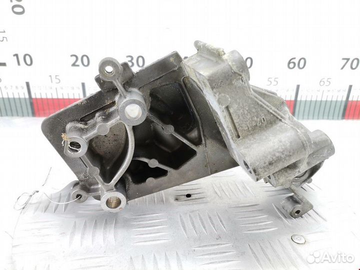 Кронштейн двигателя Ford Fiesta 5 2004