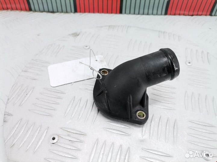 Корпус термостата Audi A6 4A/C4 1997 030121121B