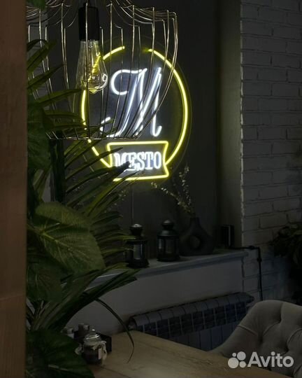 Бармен официант