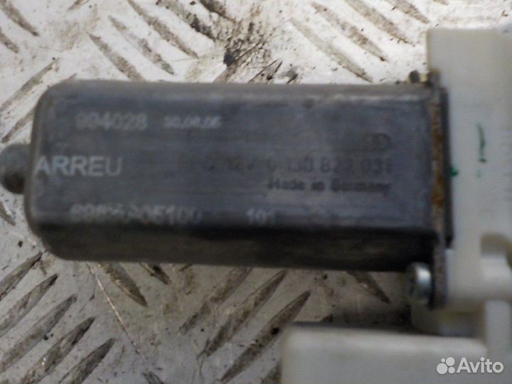 Стеклоподъемник электрический задний правый Toyota