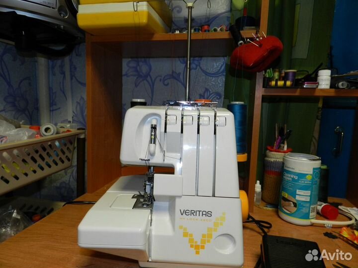 Швейная машинка оверлок
