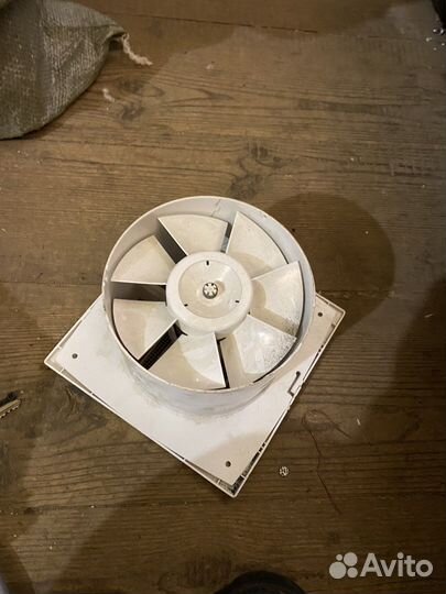 Вентилятор вытяжной 150мм