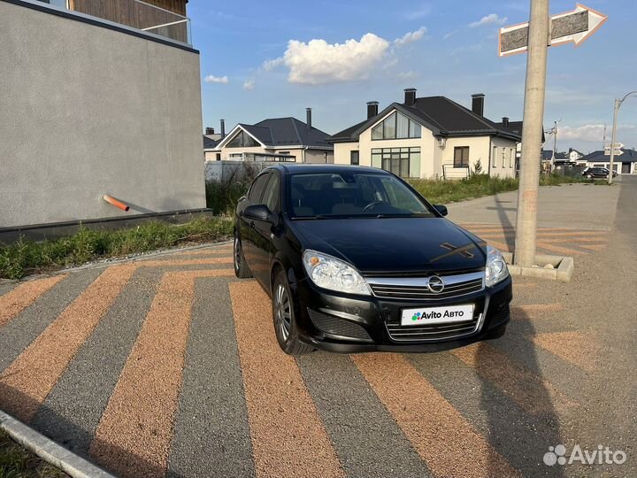 Opel Astra 1.6 МТ, 2012, 195 000 км