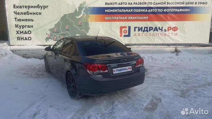 Пыльник крыла переднего правого Chevrolet Cruze 96