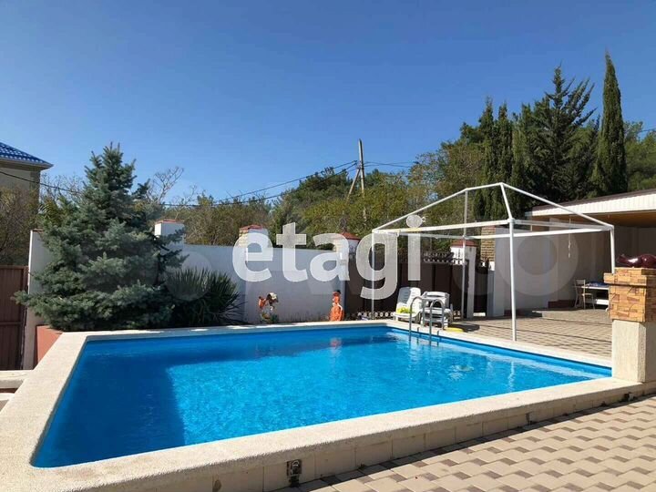 Дом 136 м² на участке 8,8 сот.