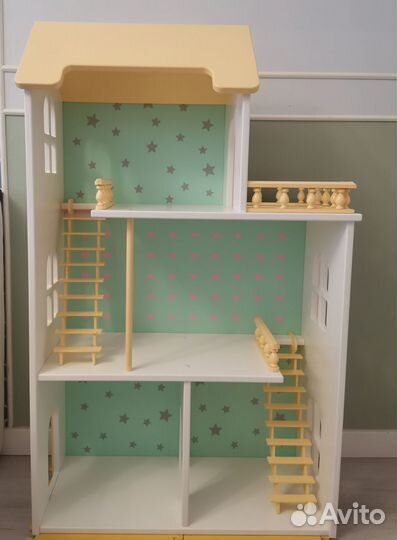 Большой кукольный домик