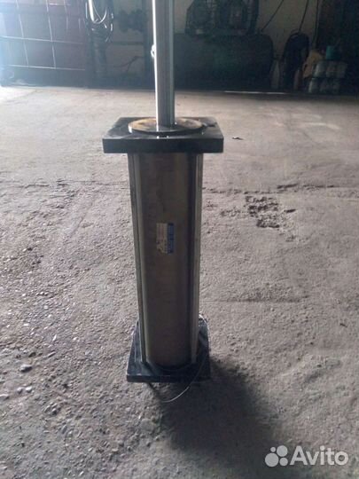 Продам пневмоцилиндр