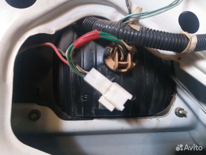 Стоп сигнал, фонарь вставка багажника