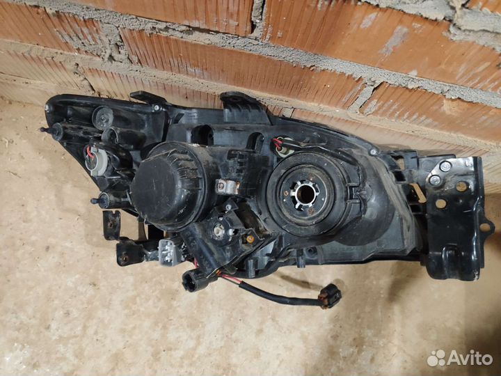 Фара левая Subaru Impreza 2005-2007