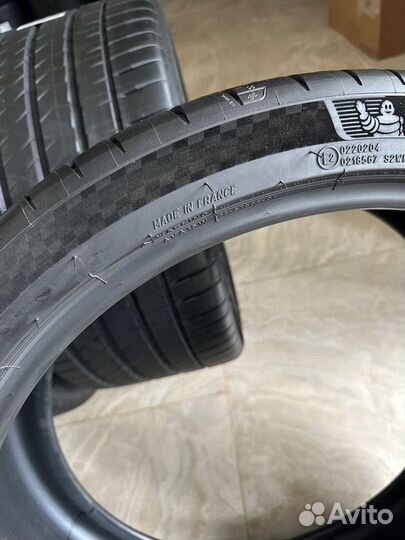 Michelin Pilot Sport 4 S 275/35 R22 и 315/30 R22