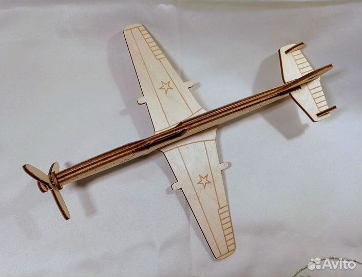 Игрушка модель самолёт Як, сувенир в подарок