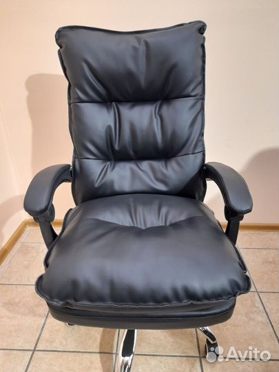 Компьютерное кресло руководителя