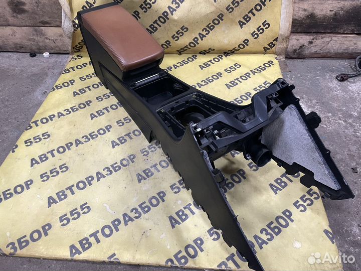 Консоль центральная VW Passat CC