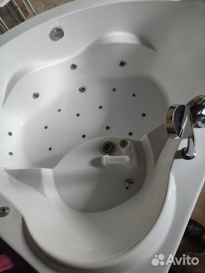 Ванна джакузи с гидромассажем бу