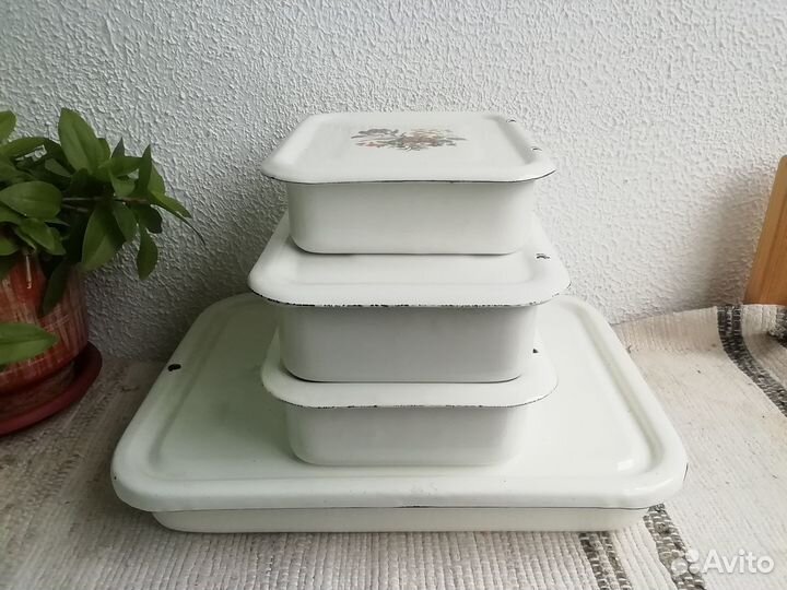 Лотки эмалированные с крышками, 4 шт