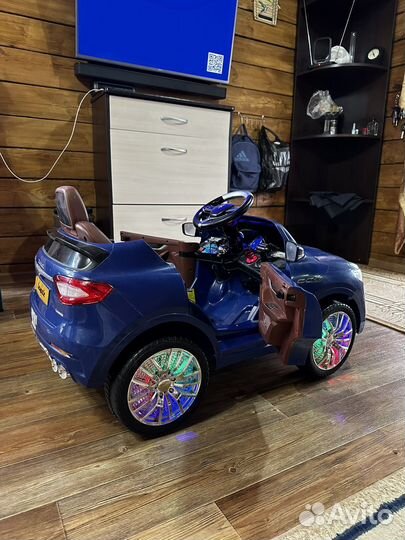 Детский электромобиль