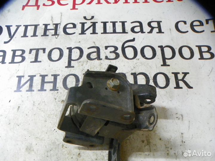 Опора кпп левая Kia Sportage