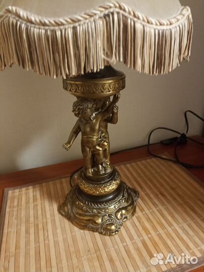 Лампа настольная