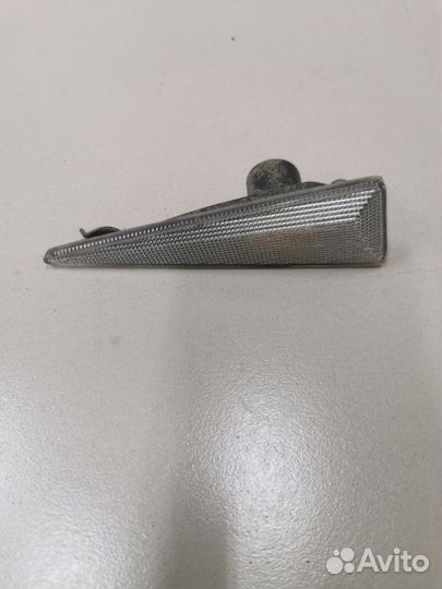 Повторитель поворота в крыло левый Renault Megane