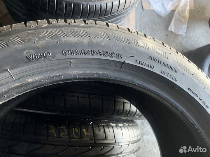 Bridgestone Dueler H/P Sport 235/45 R19