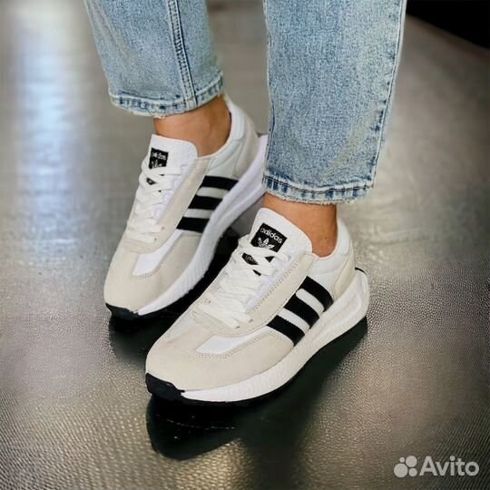 Кроссовки женские adidas