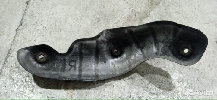 Экран тепловой правый Toyota Land Cruiser Prado