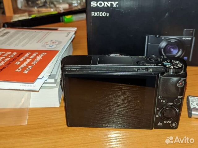 Компактная камера Sony RX100M5