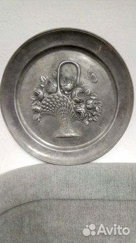 Тарелка настенная, розы, олово, Германия, винтаж