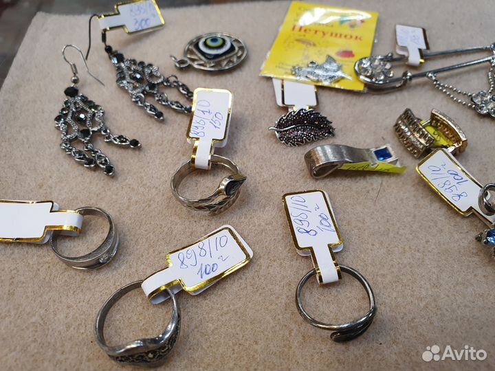 Бижутерия в ассортименте