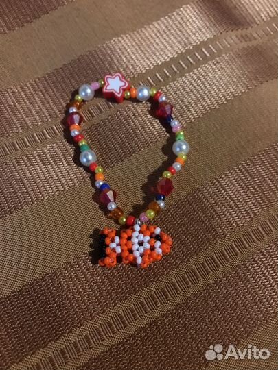 Котик в сумочке из бисера