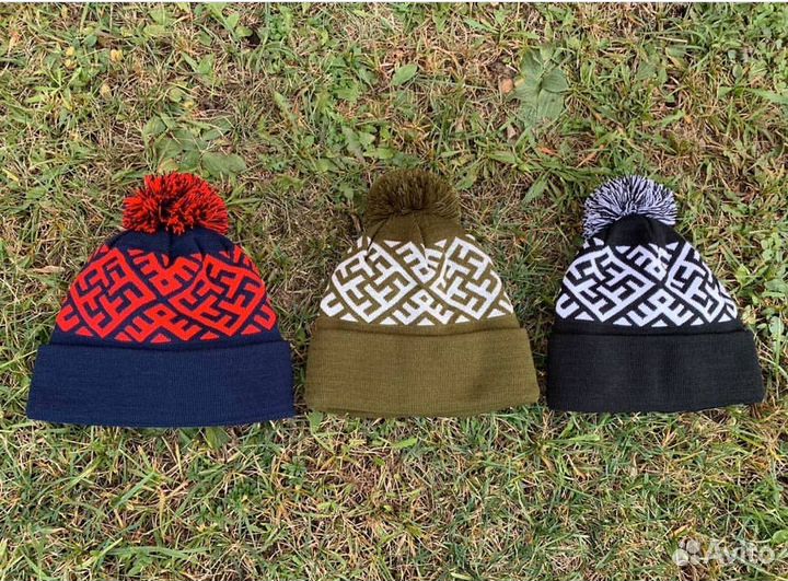 Изготовление вязаных шарфов и шапок