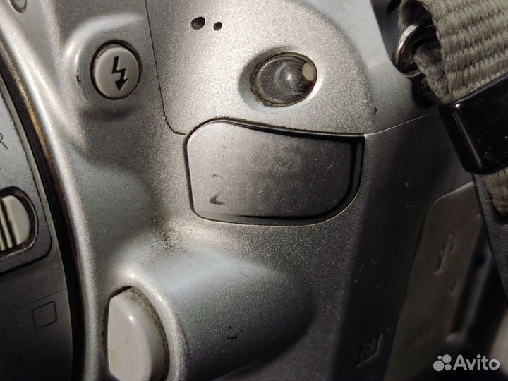 Фотоаппарат canon eos 200d