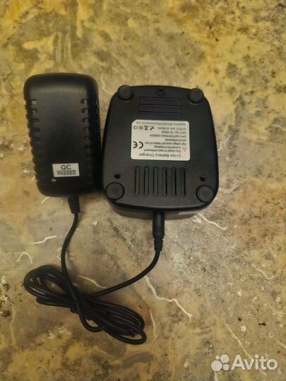 Зарядное устройство Wouxun 12V