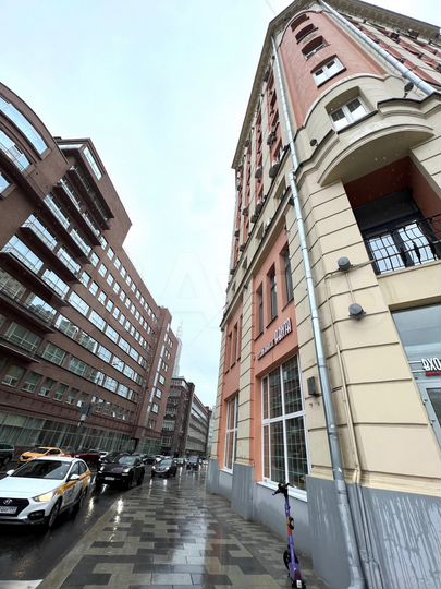 6-к. квартира, 168 м², 8/8 эт.