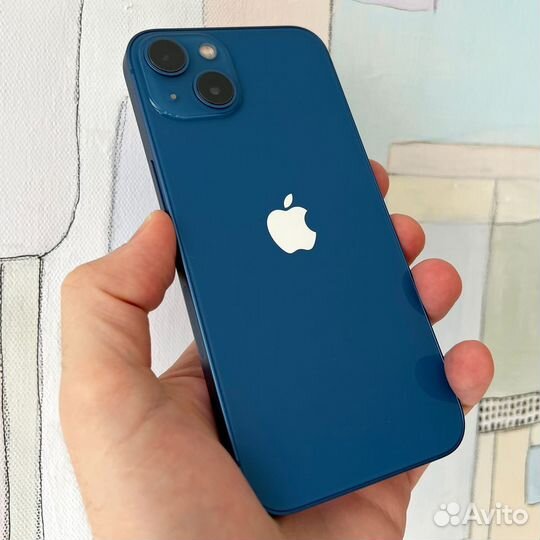 Телефон iPhone 13