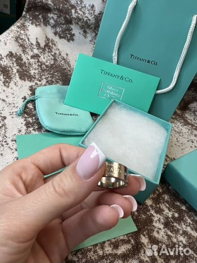 Кольцо Tiffany&Co с цирконами