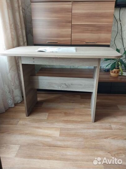 Кухонный стол