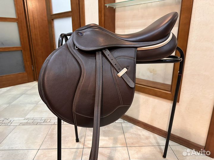 Конкурное седло ikonic Light 17