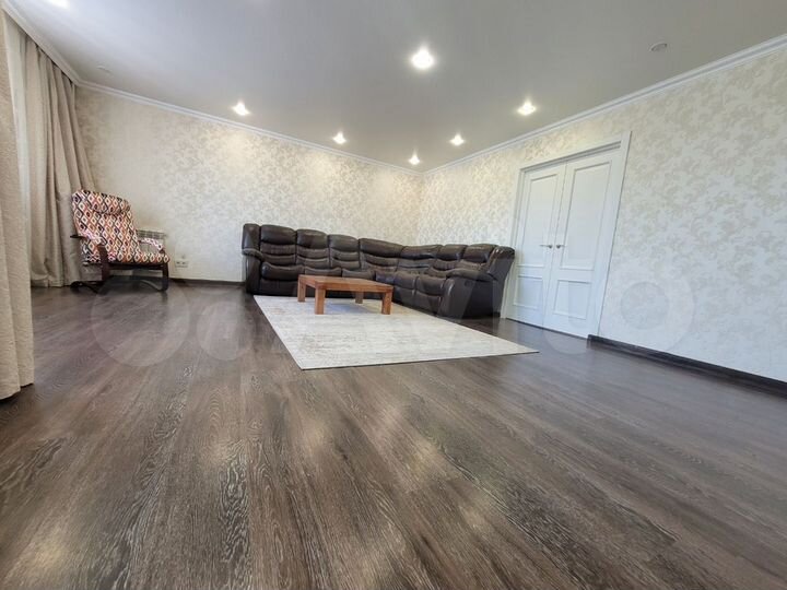 4-к. квартира, 131 м², 4/9 эт.