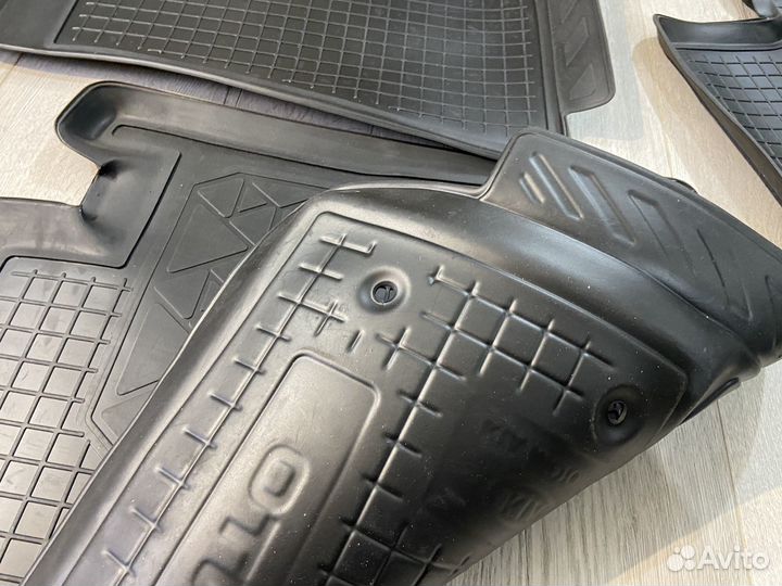 Оригинальные резиновые ковры Kia Sorento 2