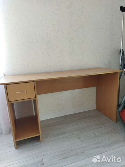 Письменный стол