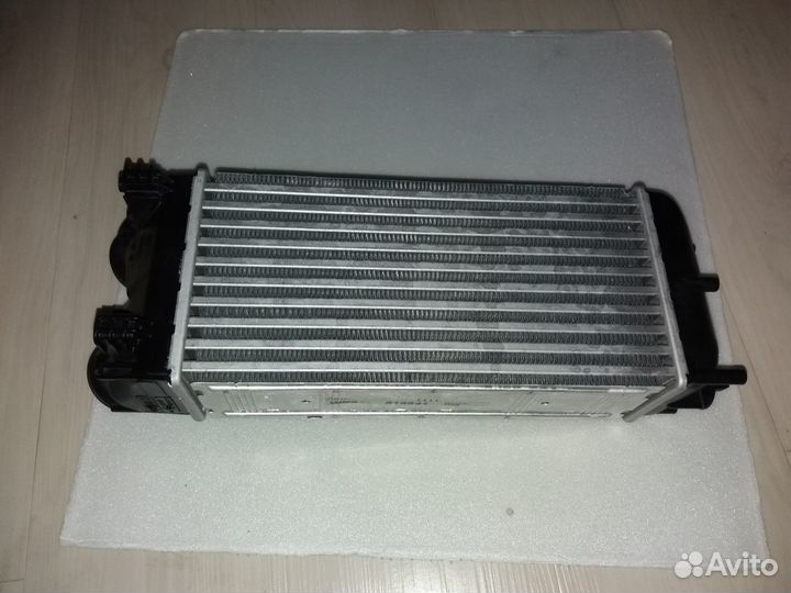 Продается интеркулер для Пежо, Ситроен