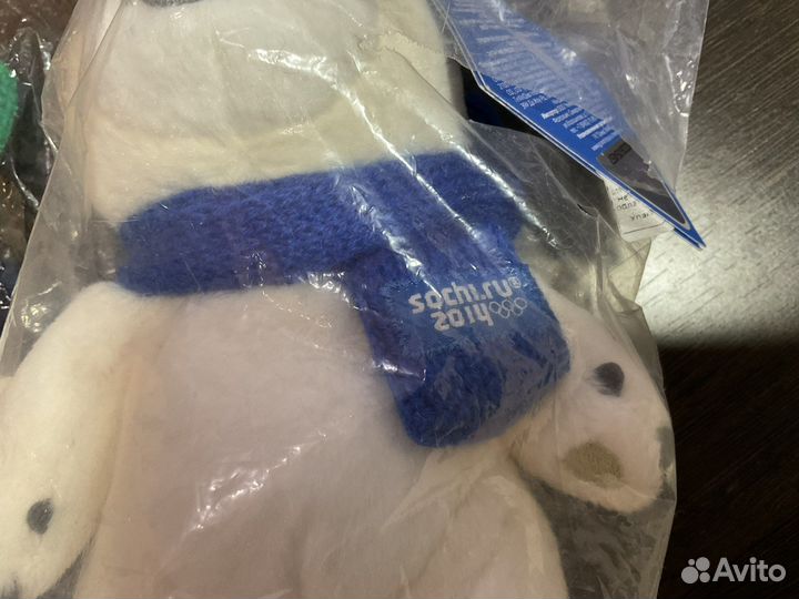 Олимпийская атрибутика Сочи-2014. Мишка перчатки