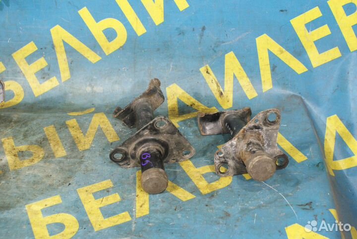 Кронштейн переднего бампера Volkswagen passat b5