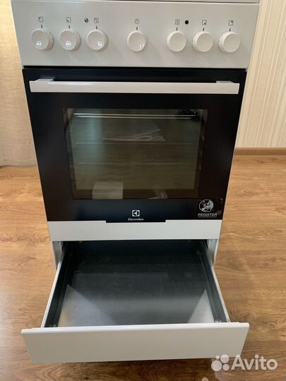 Плита электрическая Electrolux