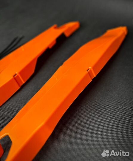 Пластиковая защита маятника на KTM/GR/Avantis/BRZ