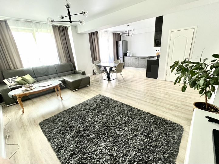 2-к. квартира, 100 м², 2/13 эт.