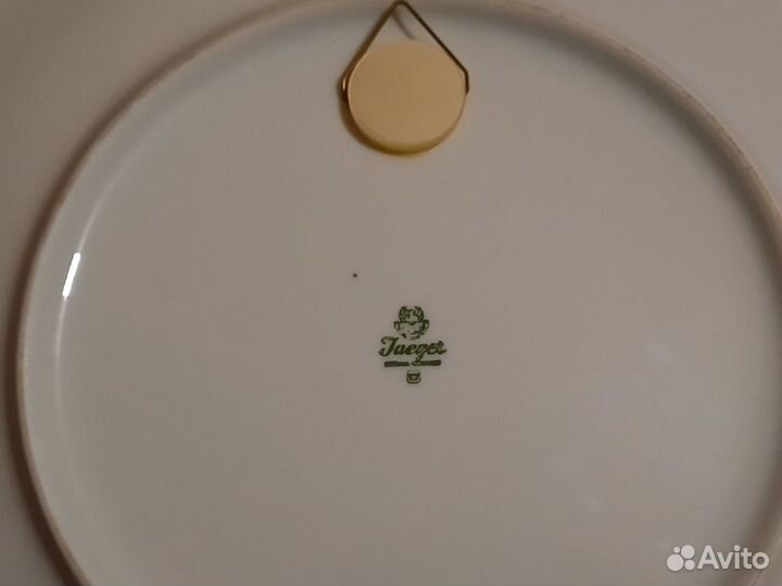 Декоративная фарфоровые тарелки. Архитектура