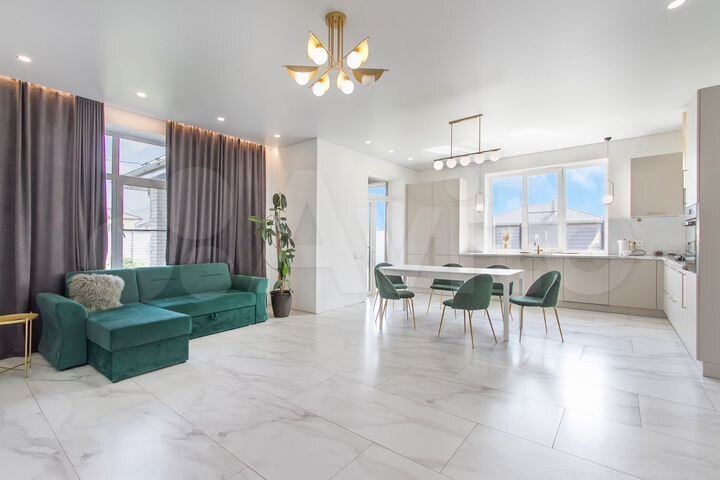 Коттедж 348,8 м² на участке 13 сот.