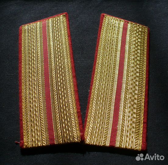 Погоны, шевроны, нашивки и петлицы